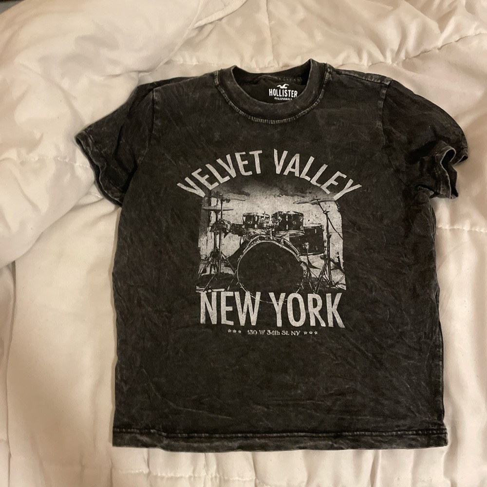 Hollister Charcoal Graphic Tee